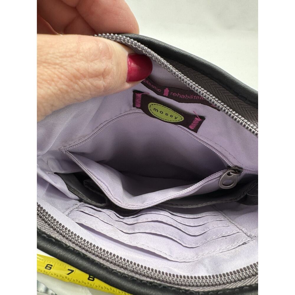 Mosey Life by Baggallini Caster Cross Body Purse Gray Lavender Lining Preowned - Picture 8 of 14